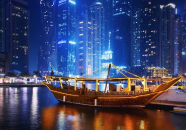 Haven Dubai, houten boot
