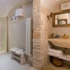 Masseria Salinola badkamer