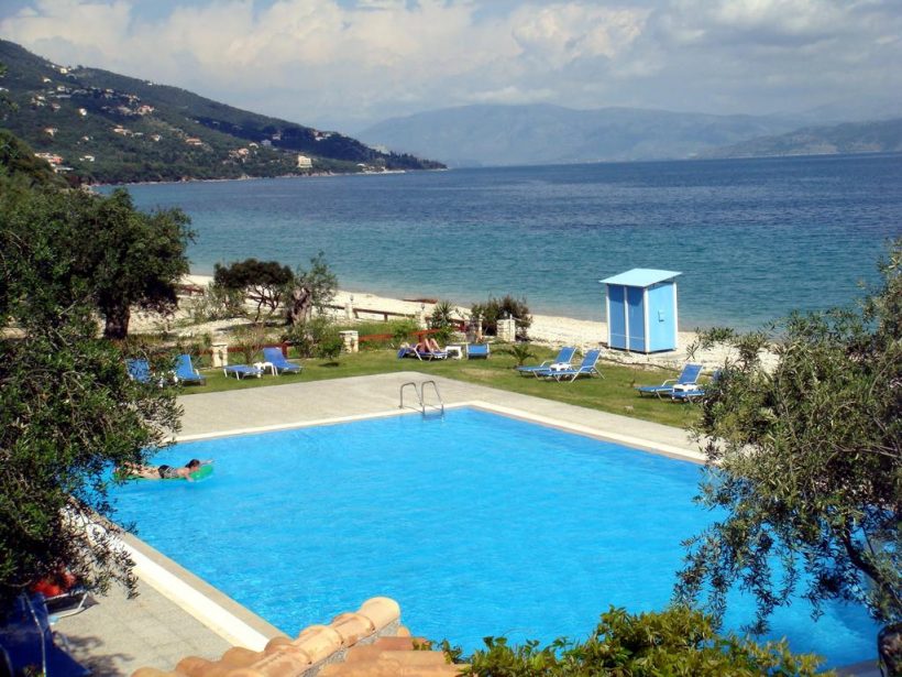Zwembad La Riviera Barbati – Corfu Zwembad La Riviera Barbati – Corfu